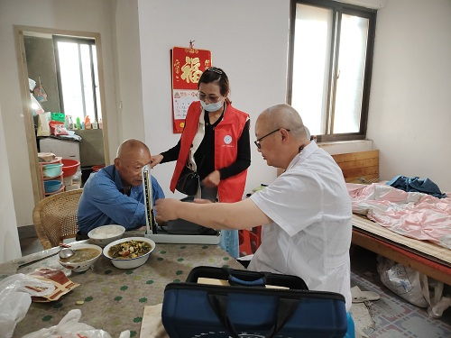 崇川經(jīng)濟(jì)開發(fā)區(qū) 四助服務(wù)護(hù)銀齡，端午情暖老人心測繪服務(wù)